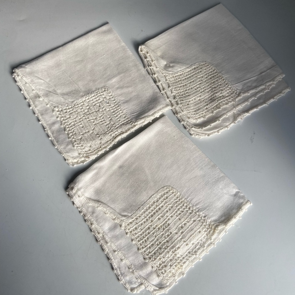 White Tatted Linen Napkins